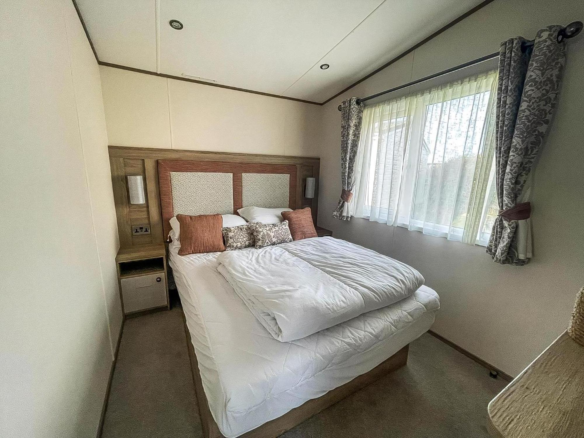 Stunning 8 Berth Caravan With Decking At Kessingland Beach Ref 90017D Benacre Екстериор снимка