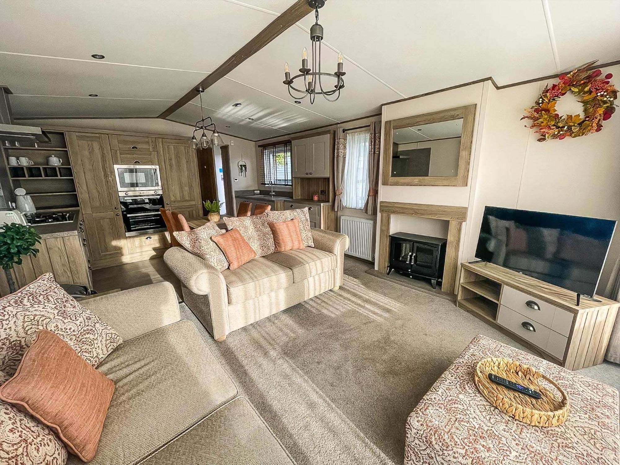 Stunning 8 Berth Caravan With Decking At Kessingland Beach Ref 90017D Benacre Екстериор снимка